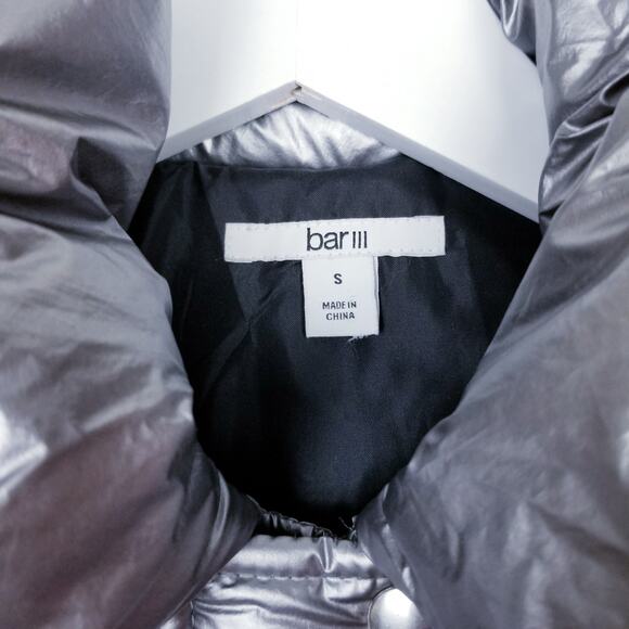 bar III Silver Metallic Puffer Jacket - Small - Picture 13 of 15